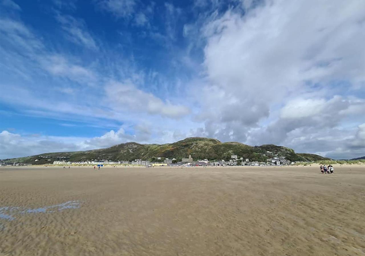 Luxury 4 Bedroom Seaside Apartment - Glan Y Werydd House Barmouth Exteriör bild