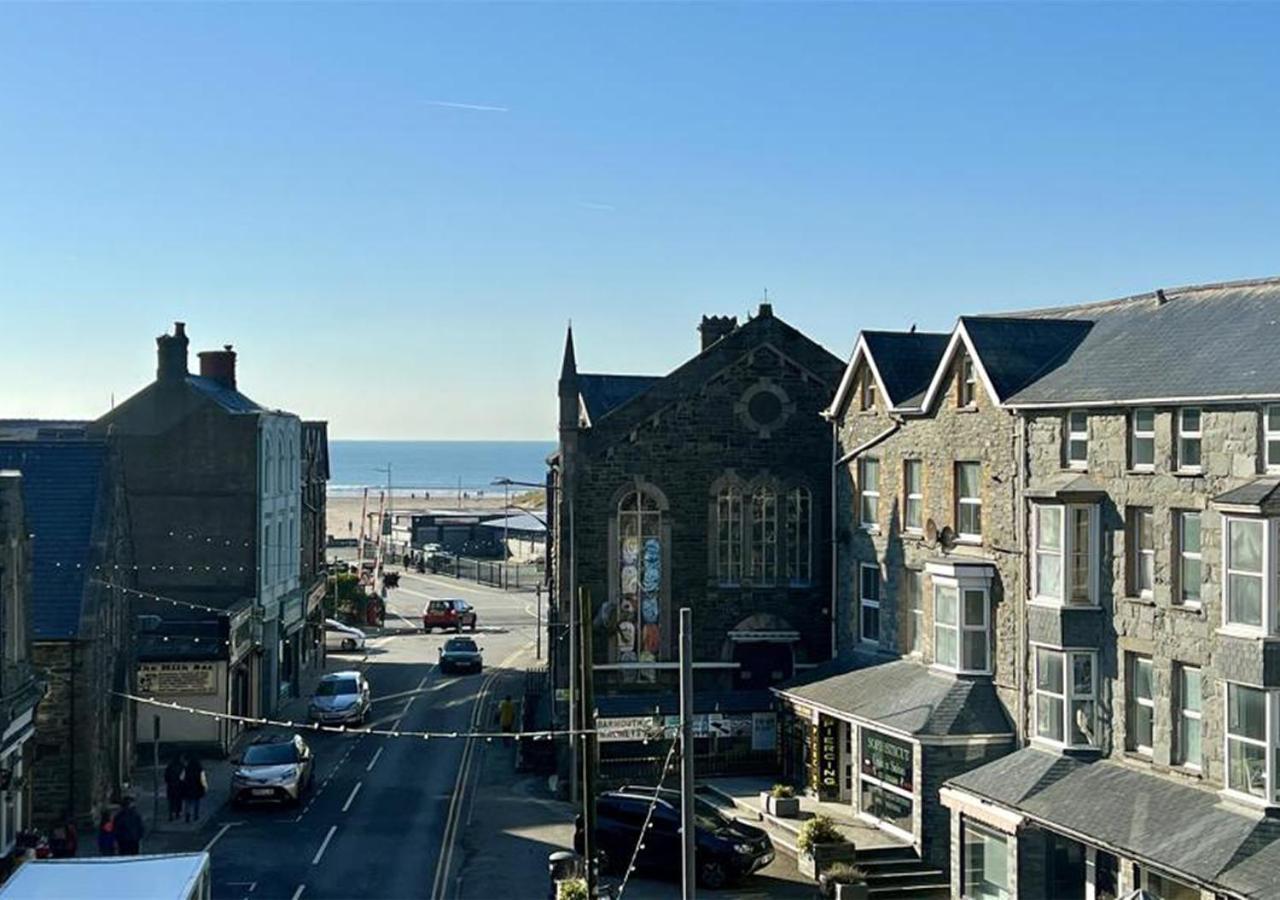 Luxury 4 Bedroom Seaside Apartment - Glan Y Werydd House Barmouth Exteriör bild